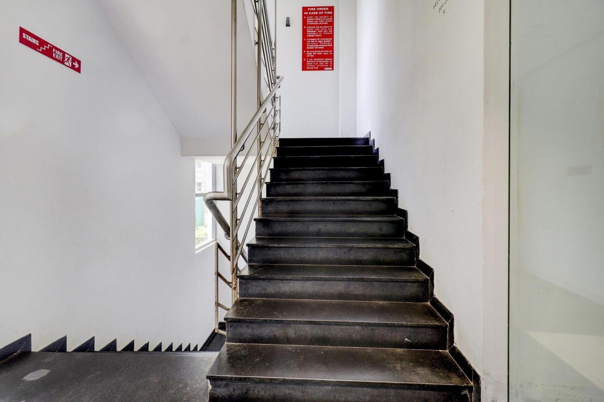 Super Sleek Townhouse Galexia Hotel And Resorts Bangalore Extérieur photo